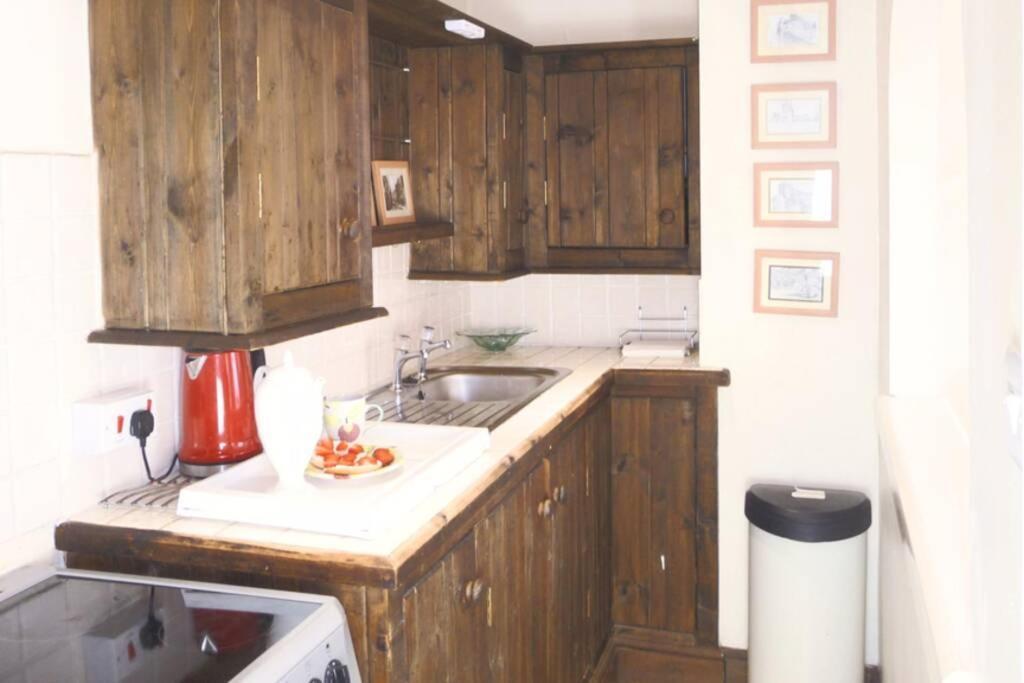 Kikas Cottage, Rear 89 Church Street, White Horse Yard Уитби Екстериор снимка